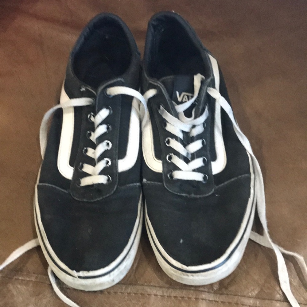 9.5 vans very worn